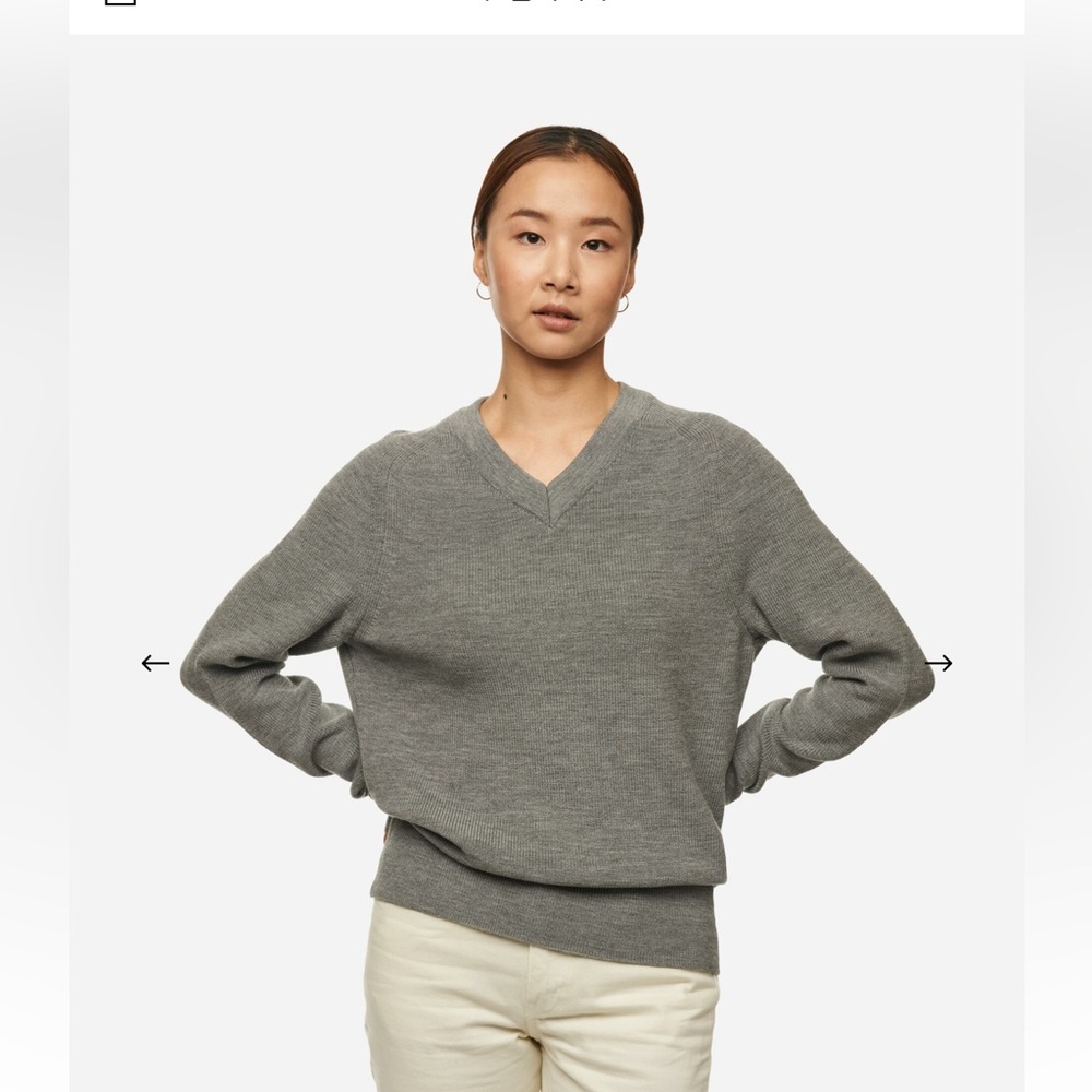 Teym gray the  vneck Marino wool sweater size small new